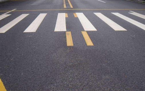為什么道路上要進(jìn)行標(biāo)線施工呢？有什么作用呢？